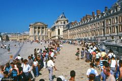 France - Versailles - Entrance queue