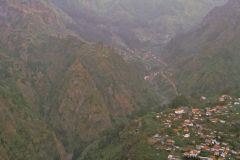 Portugal - Madeira - Ned mot Curral das Freiras