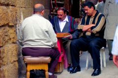 Egypt - Kairo - Khan-al-Khalili market backgammon players