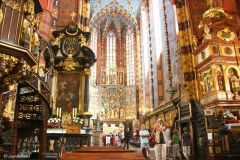 Poland - Krakow - Rynek Square - St. Mary's Basilica