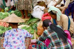 Myanmar - Nyaungshwe market