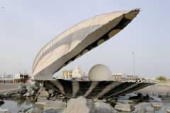 Qatar - Doha - The Pearl Monument