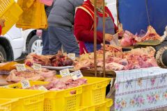 Ukraine - Kiev - Arsenalna Square market