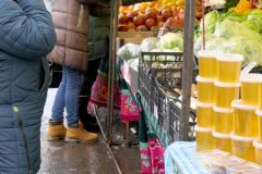 Ukraine - Kiev - Arsenalna Square market
