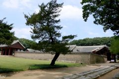ROK - Seoul - Jongmyo Shrine - The Hall of Eternal Peace (Yeongnyeongjeon)