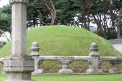 ROK - Seoul - Seonjeongneung (Seolleung) Royal Tombs - Queen Jeonghyoen's Tomb