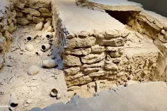 Bahrain - Manama - Bahrain National Museum - Dilmun burial mound interior