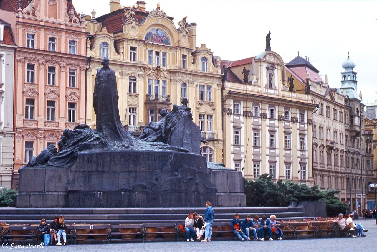 Czech Republic - Praha - Staromestske namesti - Jan Hus statue