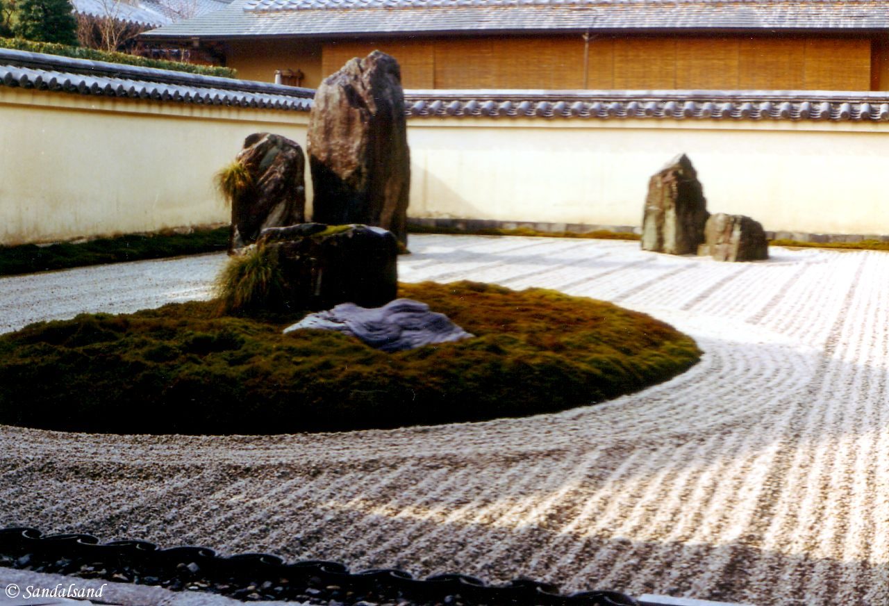 Japan - Kyoto - Raked gravel in Ryoanji Buddhist temple