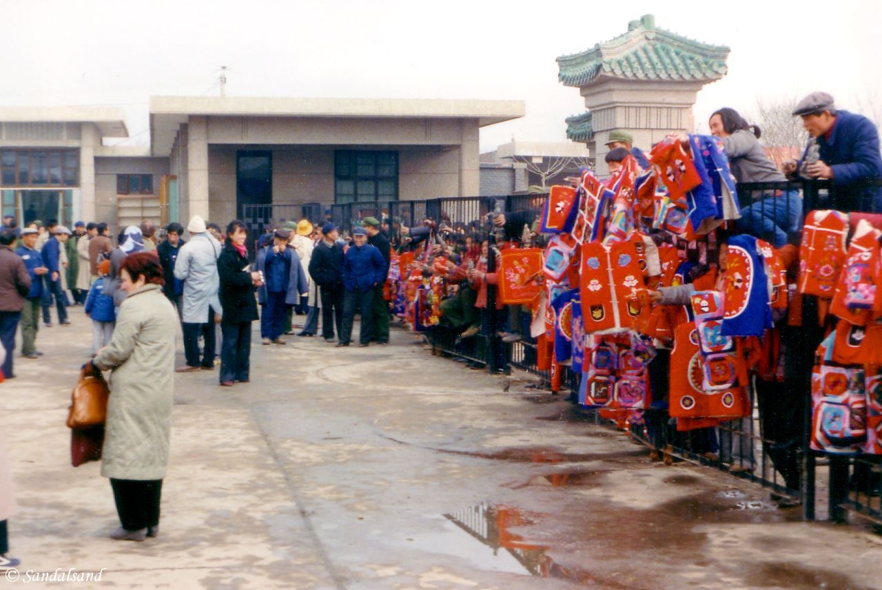 China - Xian - Souvenir sellers