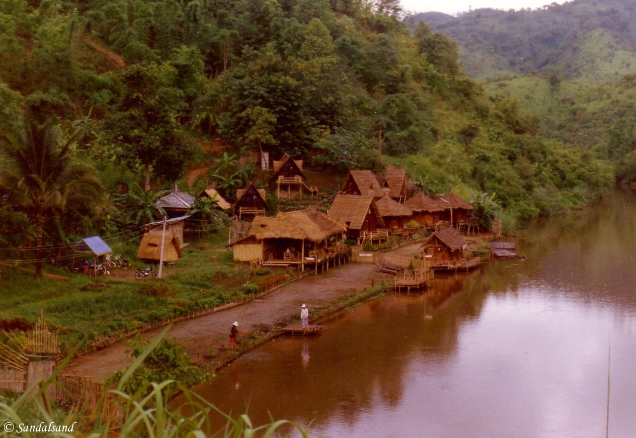 Thailand - Mae Sai - Bungalows on the Mae Sai River