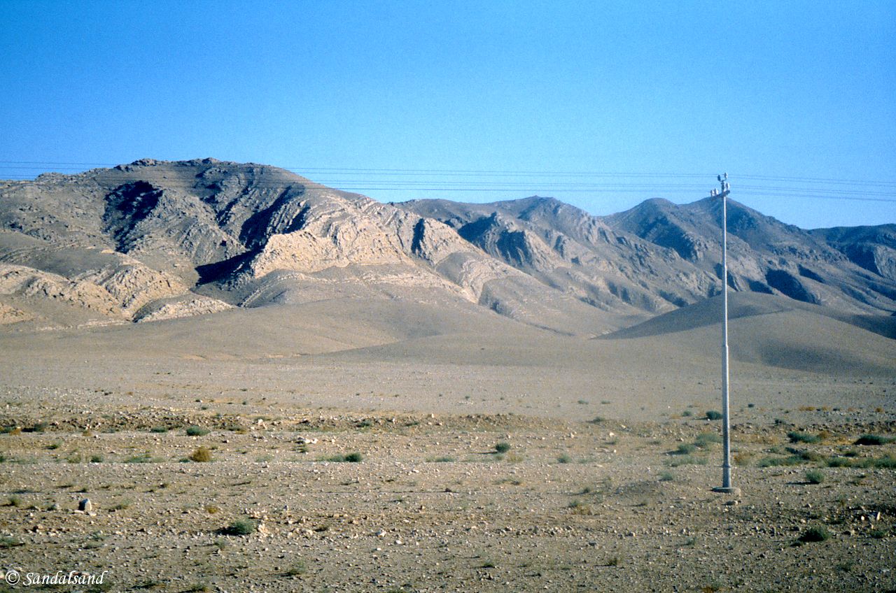 Deserts, towns and memorials of Syria Sandalsand