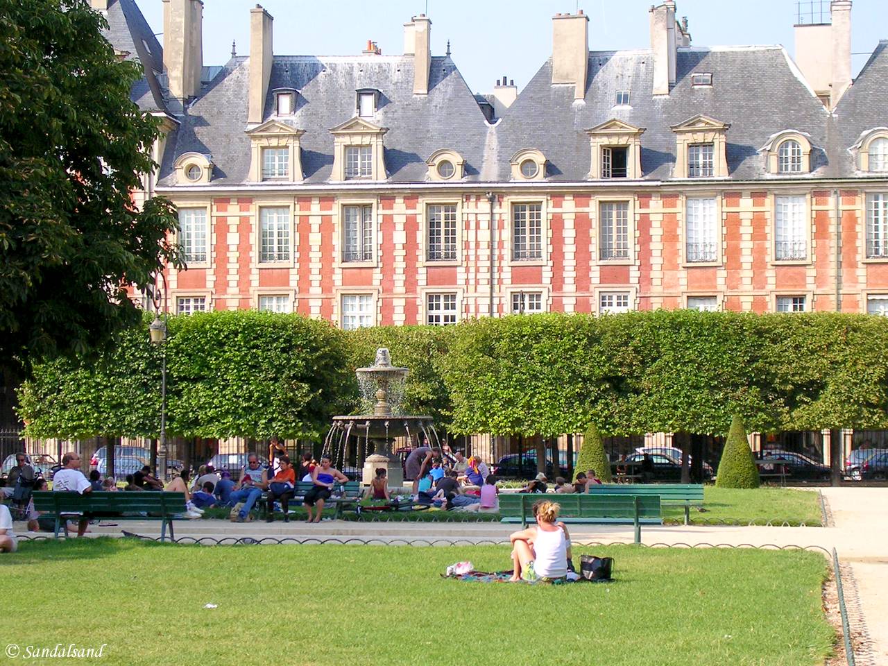 France - Paris - Place des Vosges