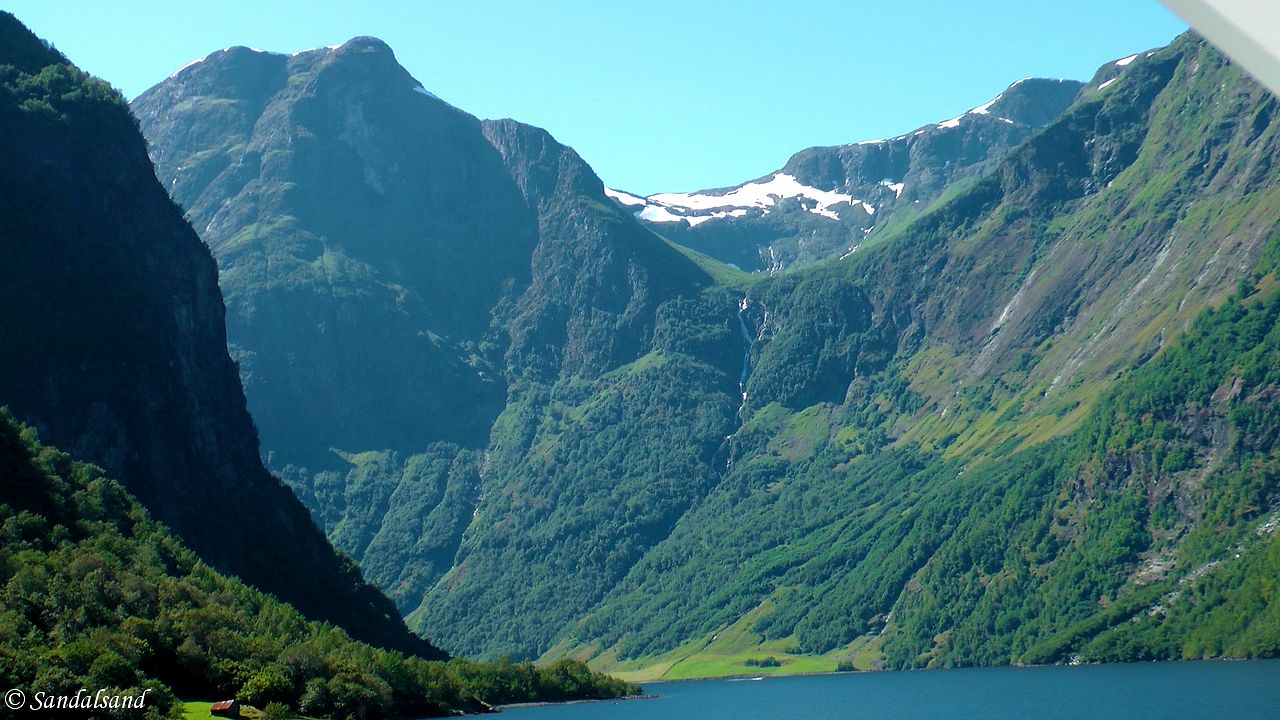Sogn og Fjordane – Aurland – Nærøyfjorden – Ferjesambandet Kaupanger-Gudvangen Sogn og Fjordane - Aurland - Nærøyfjorden - Ferjesambandet Kaupanger-Gudvangen