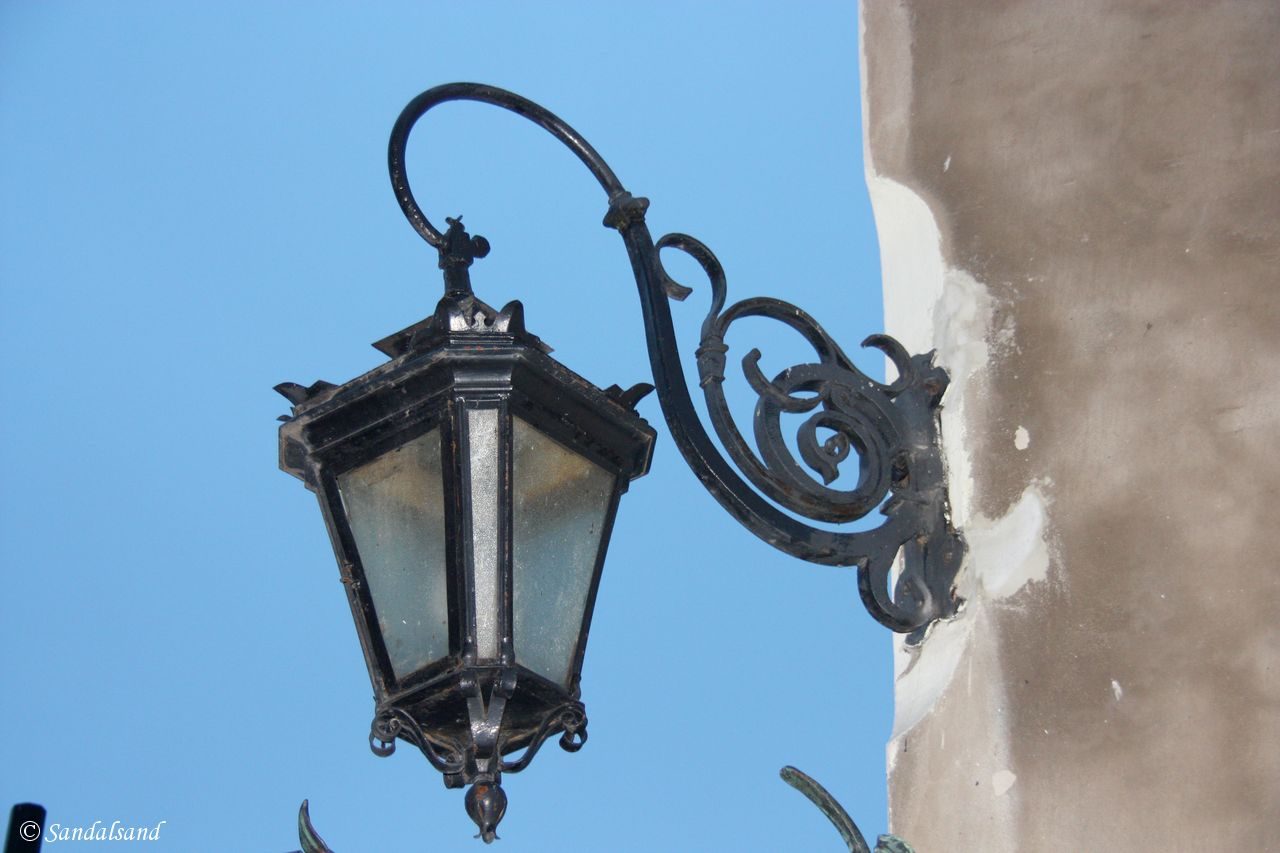 Poland - Warsaw (Warszawa) - Street lamp in the Old Town