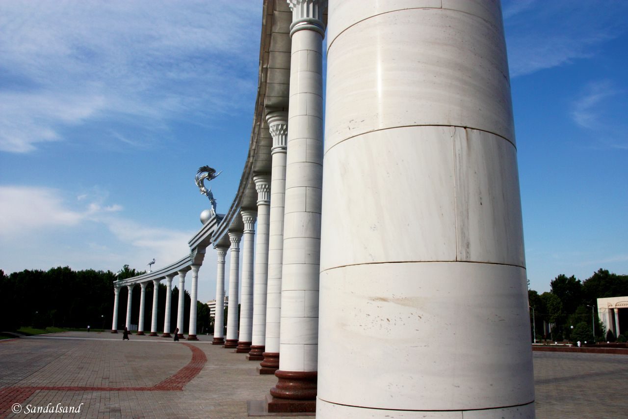 Uzbekistan - Tashkent - Mustakillik Square